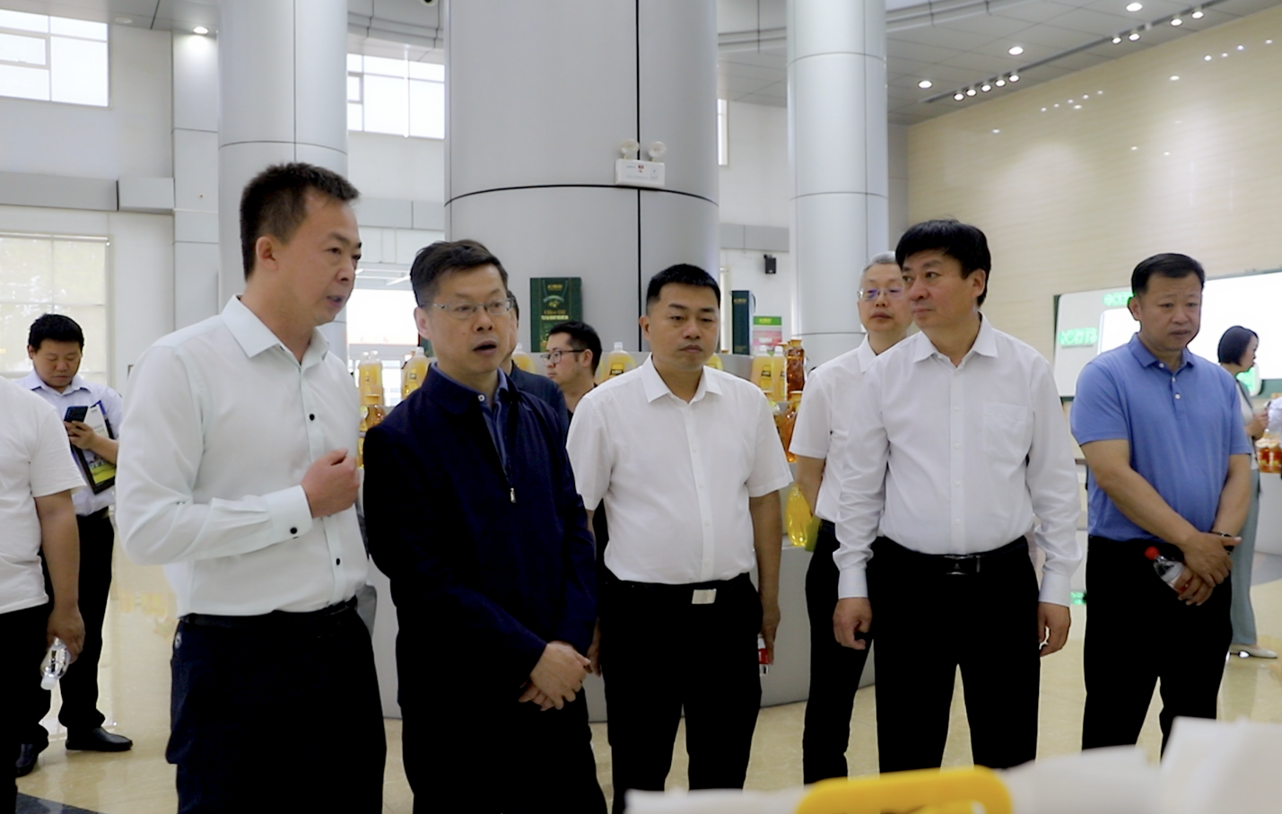 湖北、廣西、吉林糧食和物資儲(chǔ)備局考察團(tuán)來山東三星集團(tuán)參觀考察