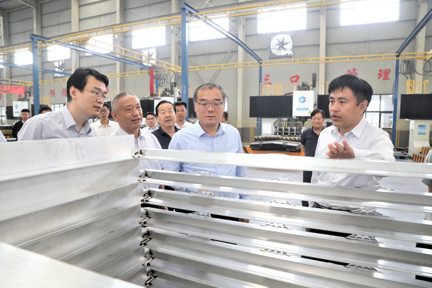 濱州市副市長、鄒平市委書記呂明濤來山東三星集團(tuán)調(diào)研