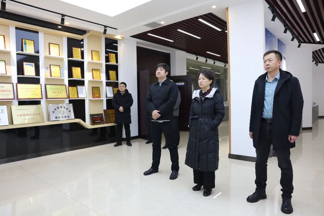 鄒平市委常委、副市長陳靜來山東三星集團(tuán)調(diào)研