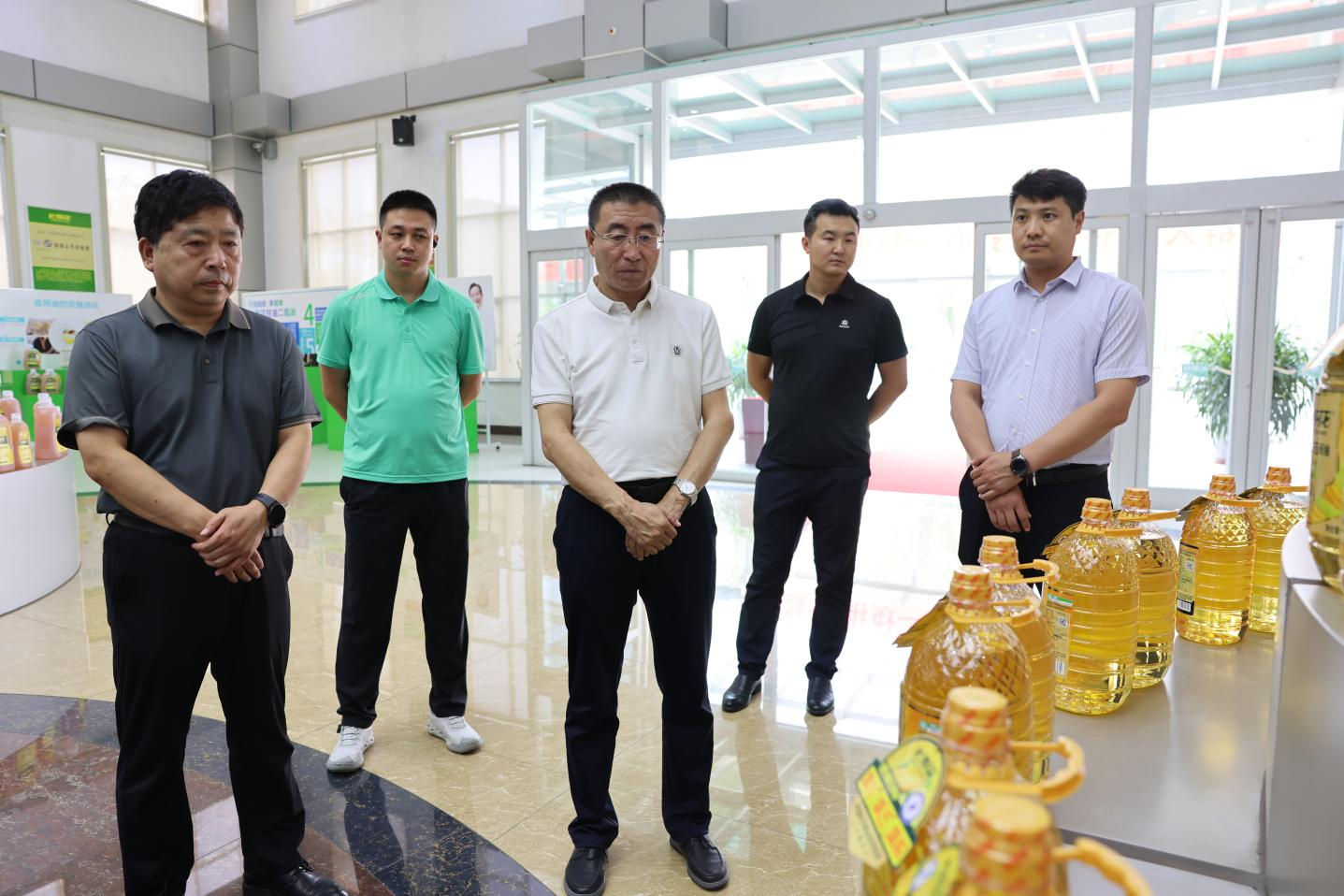 內(nèi)蒙古自治區(qū)農(nóng)牧廳產(chǎn)業(yè)處處長(zhǎng)黃偉一行來山東三星集團(tuán)考察