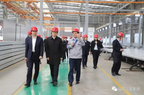 山東重工集團(tuán)、濰柴動(dòng)力、中國(guó)重汽集團(tuán)、中通客車(chē)集團(tuán)領(lǐng)導(dǎo)一行來(lái)機(jī)械公司交流考察