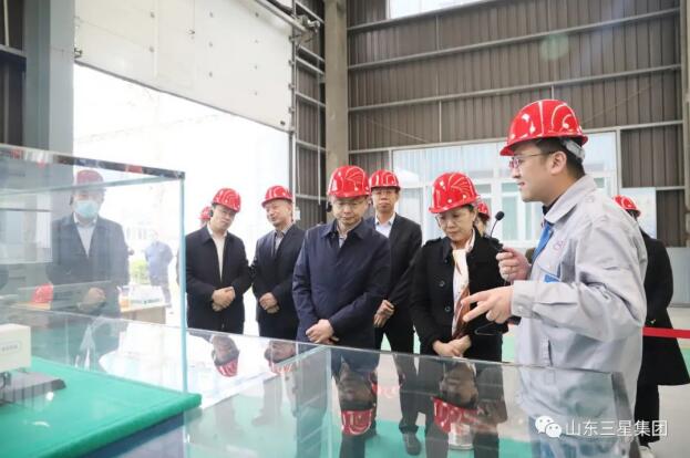 濱州市政協(xié)副主席、市工商聯(lián)主席侯學(xué)峰一行來(lái)山東三星集團(tuán)調(diào)研