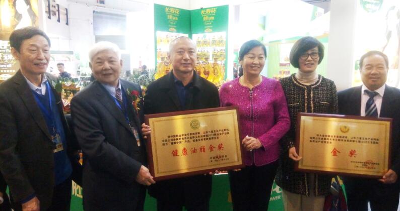 長壽花金胚玉米油、稻米油雙雙榮獲糧油行業(yè)品質(zhì)金獎